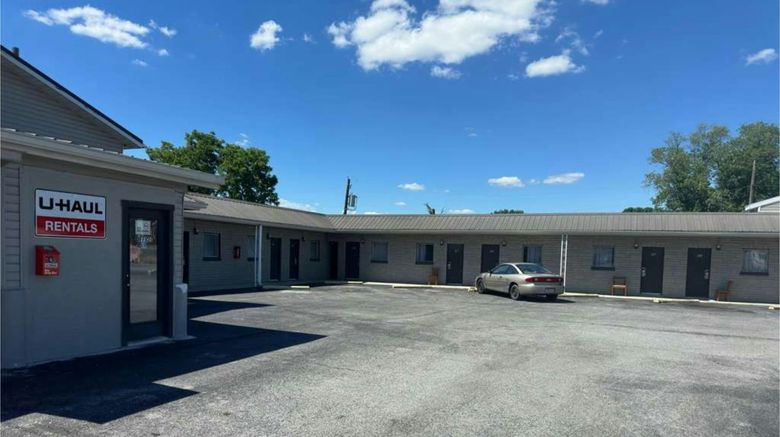 Royal Inn Motel Chambersburg Exterior. Images powered by <a href="https://www.leonardoworldwide.com" target="_blank" rel="noopener">Leonardo</a>.