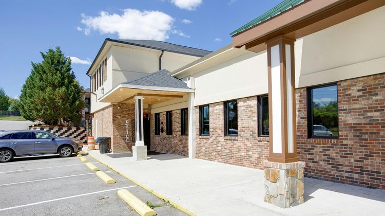 Riverside Inn and Suites Danville Exterior