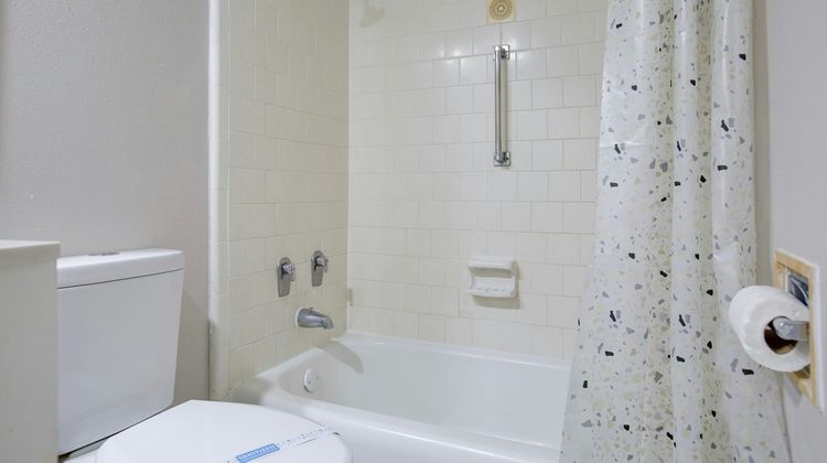 Riverside Inn and Suites Danville Room