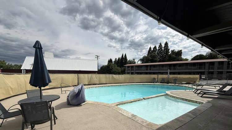 Red Roof Inn Redding Pool