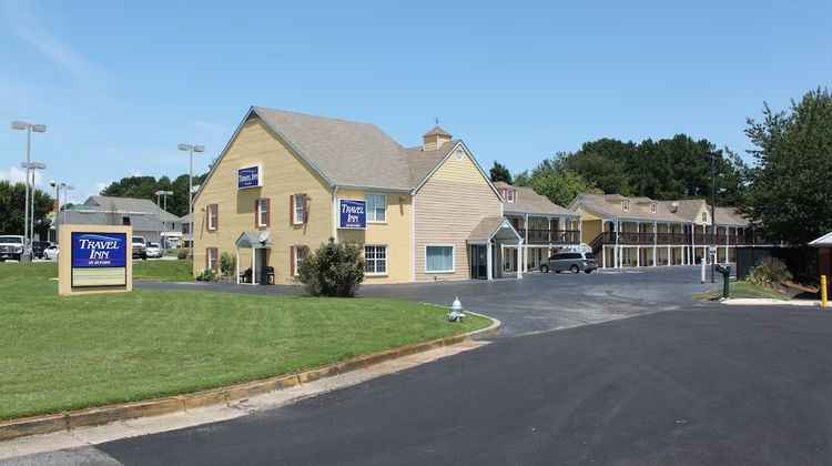 Travel Inn of Buford Exterior