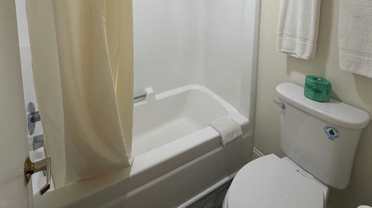 Travel Inn of Buford Room