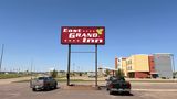 East Grand Inn Exterior