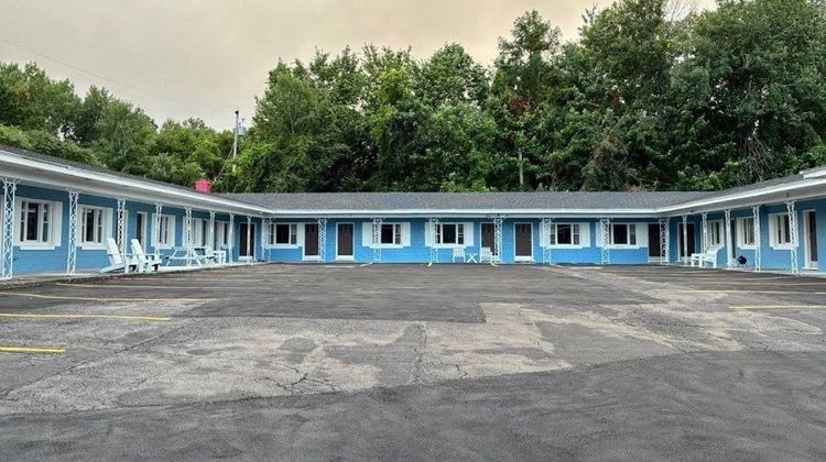 Stiles Motel Exterior