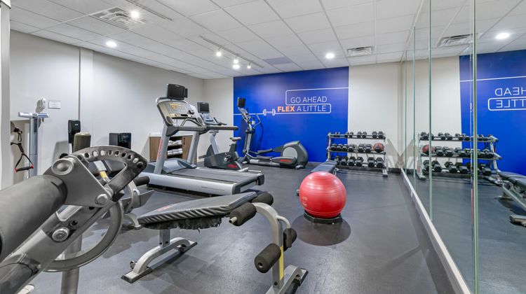 Holiday Inn Express Htl & Stes Univ Area Health Club
