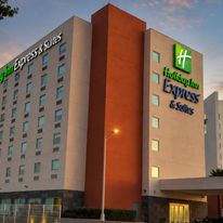 Holiday Inn Express & Suites Juarez