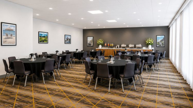 Holiday Inn South Kingston Ballroom