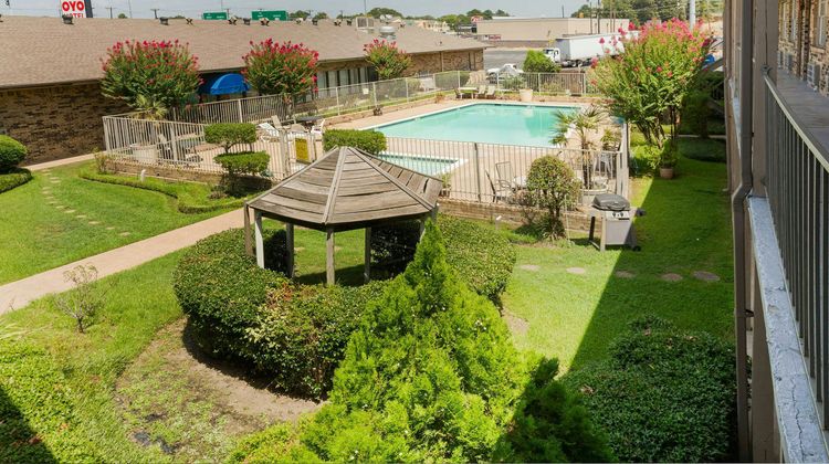 OYO Hotel Tyler Lindale Exterior