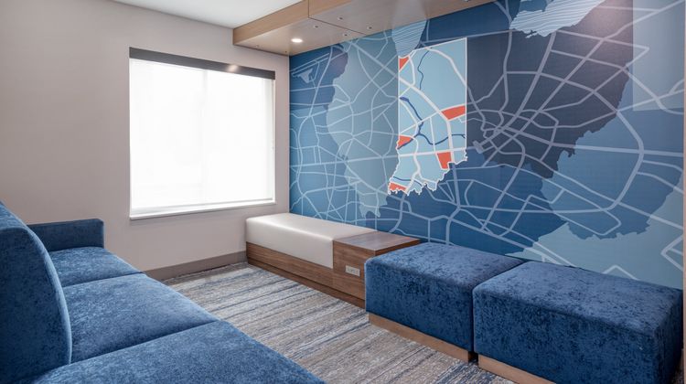 Holiday Inn Express Rensselaer Lobby