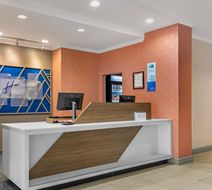 Holiday Inn Express Htl & Stes Univ Area Exterior