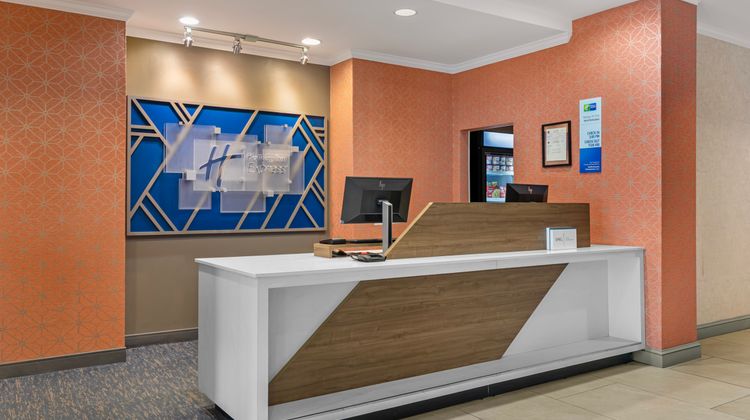Holiday Inn Express Htl & Stes Univ Area Exterior