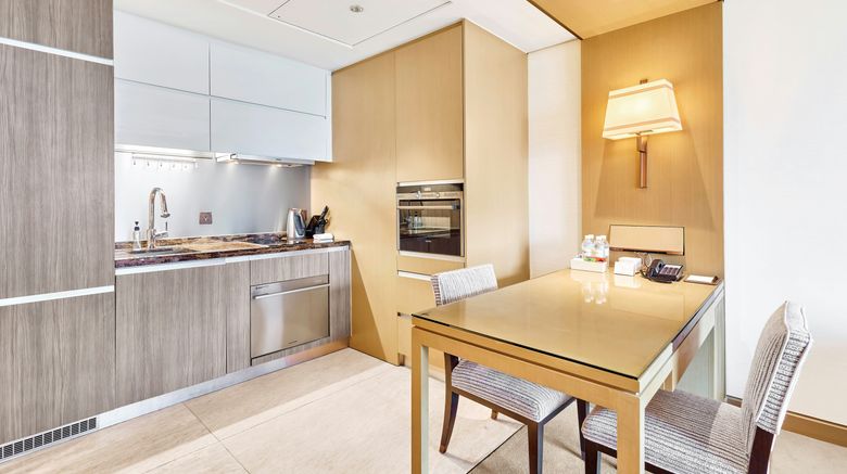 <b>IFC Residence Room</b>. Images powered by <a href="https://www.leonardoworldwide.com/" title="Leonardo Worldwide" target="_blank">Leonardo</a>.