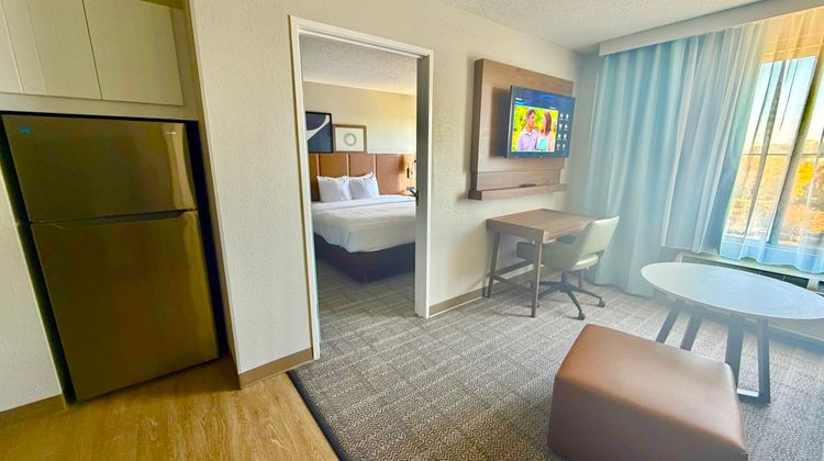 Charlotte Suites Room