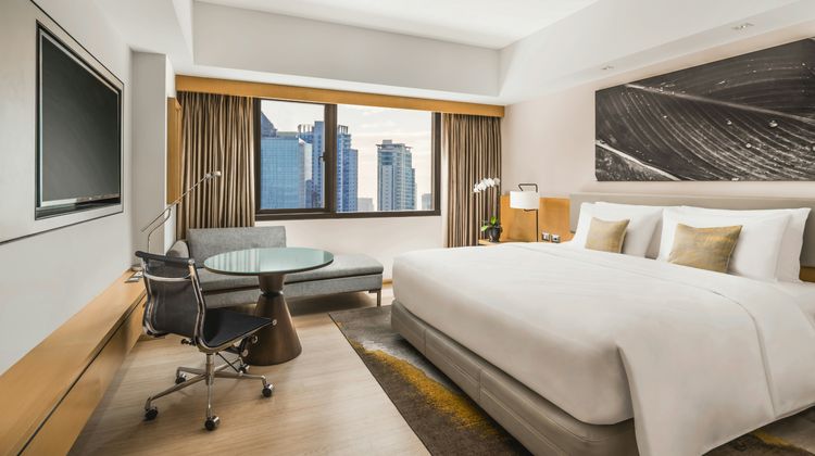 Seda Bonifacio Global City Room