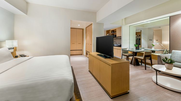 Seda Bonifacio Global City Room