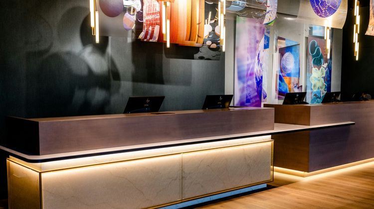 Motel One Frankfurt-Messe Lobby