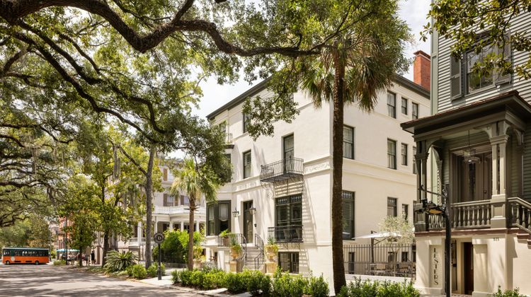 The Douglas Hotel Savannah Exterior