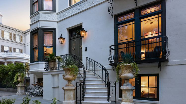 The Douglas Hotel Savannah Exterior
