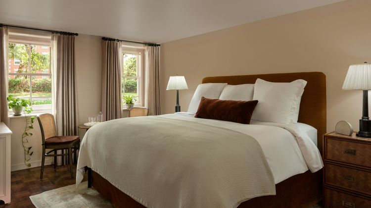 The Douglas Hotel Savannah Room