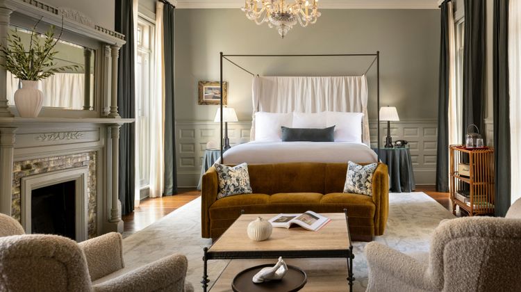 The Douglas Hotel Savannah Room