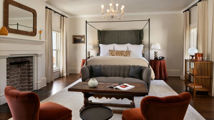 The Douglas Hotel Savannah Room