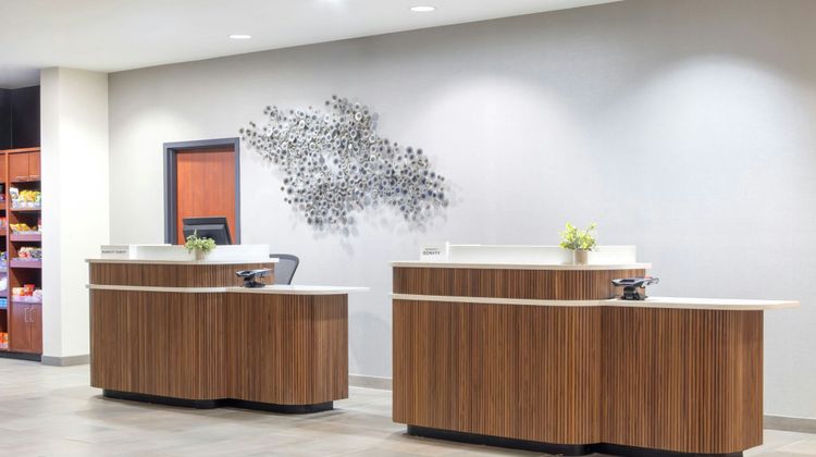 Courtyard by Marriott Hanover/Lebanon Lobby