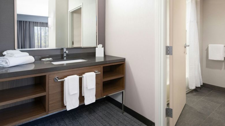 <b>Courtyard by Marriott Hanover/Lebanon Room</b>. Images powered by <a href="https://www.leonardoworldwide.com/" title="Leonardo Worldwide" target="_blank">Leonardo</a>.