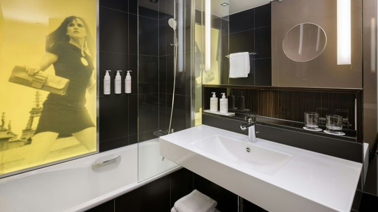 Le Meridien Etoile Room