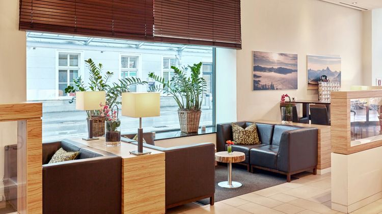 H Plus Hotel Salzburg Lobby