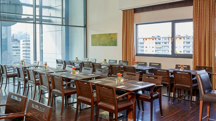 H Plus Hotel Salzburg Restaurant