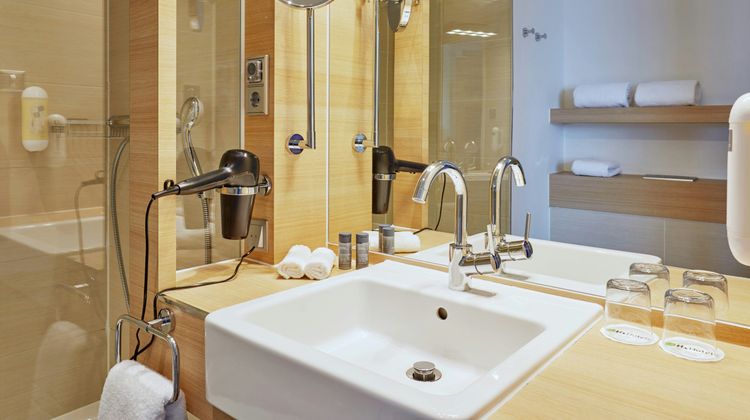 H Plus Hotel Salzburg Room
