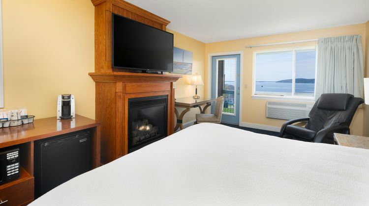 Fireside Inn & Suites Oceans Edge Room