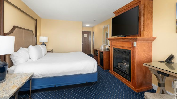 Fireside Inn & Suites Oceans Edge Room