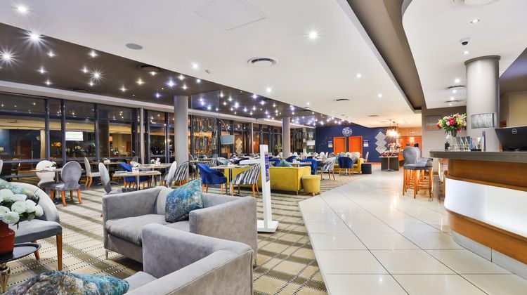 Holiday Inn Express Sandton-Woodmead Exterior