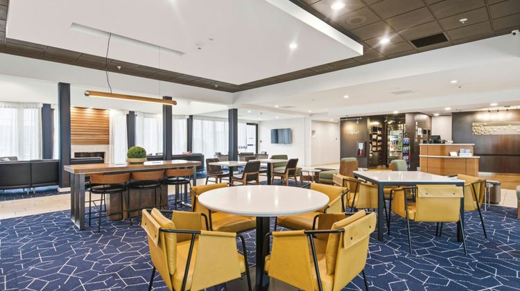 Courtyard by Marriott Columbus Lobby