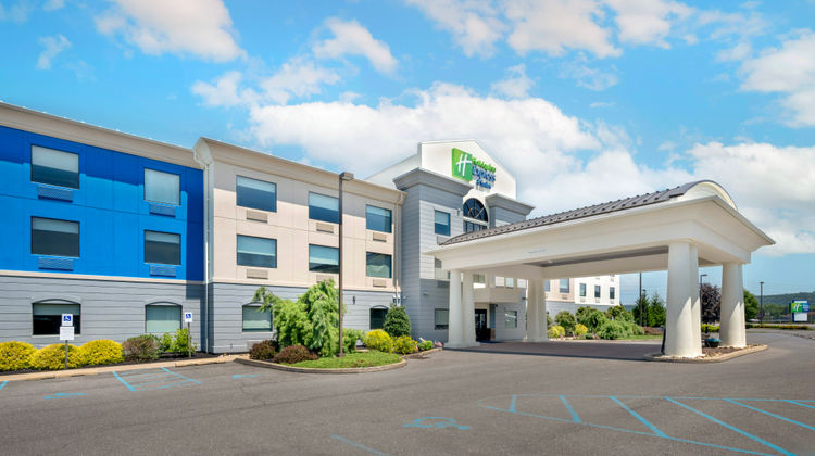 Holiday Inn Expr Hotel &Stes Selinsgrove Exterior