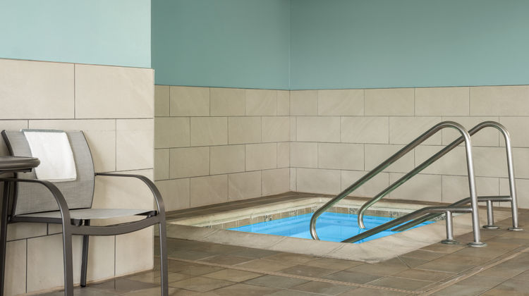 Holiday Inn Express & Suites Altoona Spa