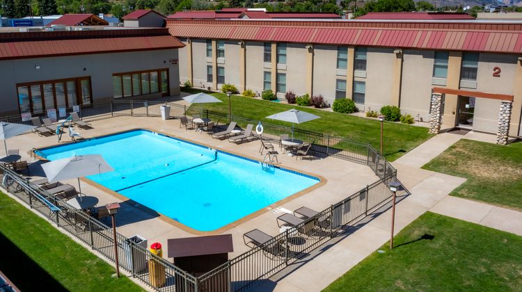Holiday Inn at Buffalo Bill Village Pool