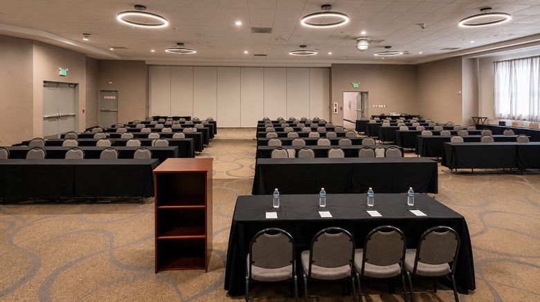 <b>Holiday Inn & Convention Center Ballroom</b>. Images powered by <a href="https://www.leonardoworldwide.com/" title="Leonardo Worldwide" target="_blank">Leonardo</a>.