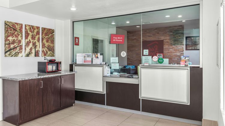 Red Roof Inn Houston-Jersey Village Lobby