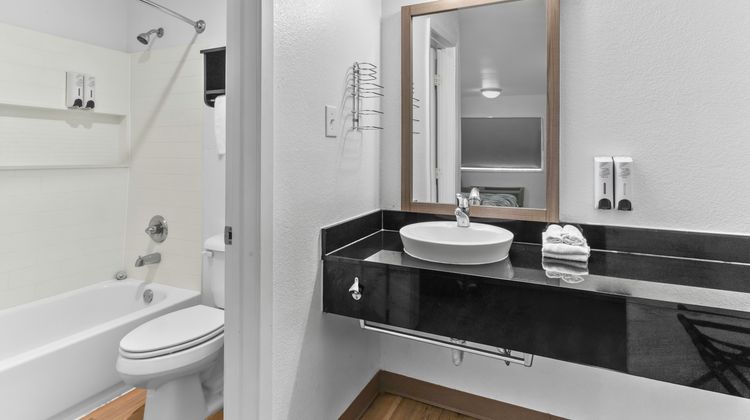 Red Roof Inn Houston-Jersey Village Room