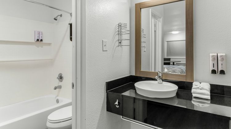 Red Roof Inn Houston-Jersey Village Room