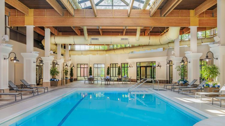 Four Points by Sheraton Norwood Pool