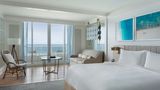 <b>The Ritz-Carlton, Fort Lauderdale Room</b>. Images powered by <a href="https://www.leonardoworldwide.com/" title="Leonardo Worldwide" target="_blank">Leonardo</a>.