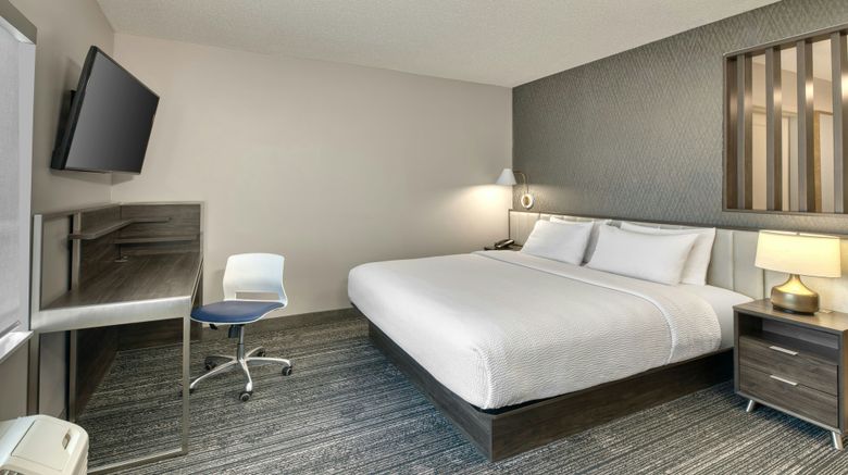 <b>TownePlace Suites Hamilton Room</b>. Images powered by <a href="https://www.leonardoworldwide.com/" title="Leonardo Worldwide" target="_blank">Leonardo</a>.