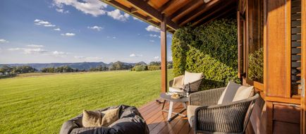 Spicers Peak Lodge Exterior