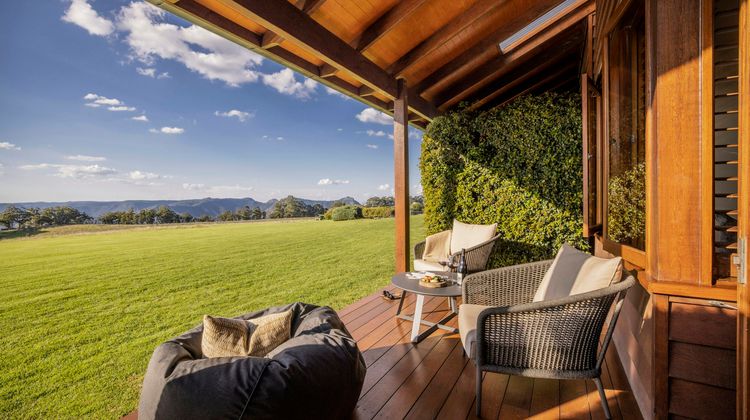 Spicers Peak Lodge Exterior