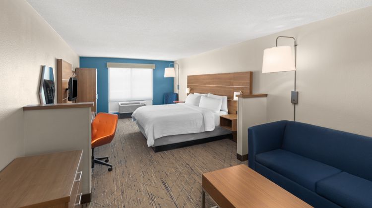 Holiday Inn Express & Suites Frankfort Suite