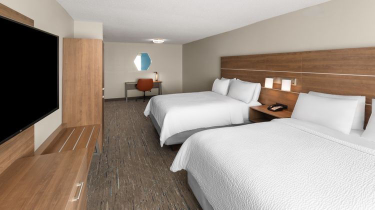 Holiday Inn Express & Suites Frankfort Suite