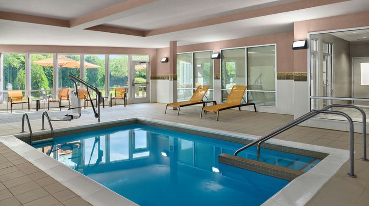Courtyard Milwaukee Airport Pool